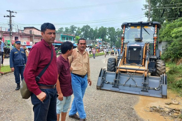 कञ्चनपुरको शुक्लाफाँटामा पनि अवैध संरचना हटाउन शुरु 